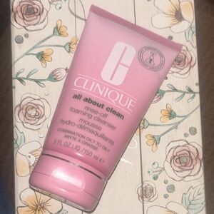 Clinique All About Clean Foaming Cleanser - Soft Pink